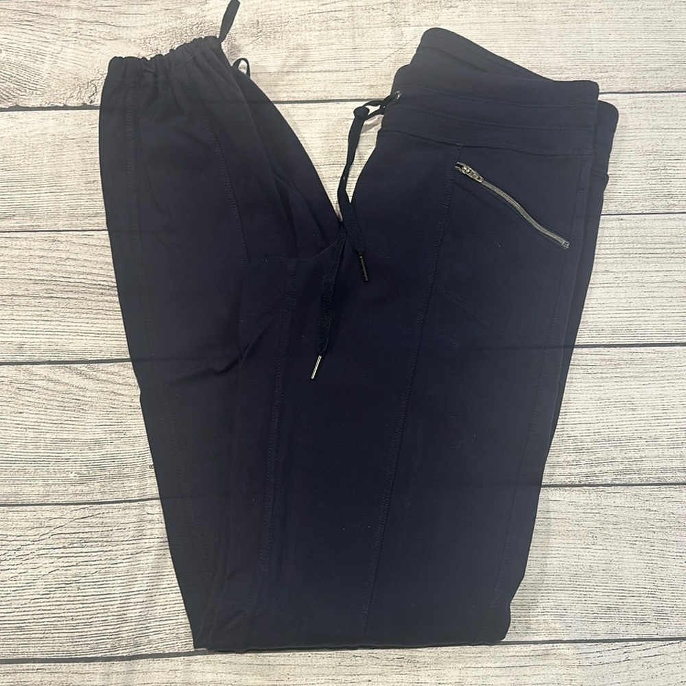 Women’s Athleta jogger pants w/adjustable bottoms zippered pockets size S navy